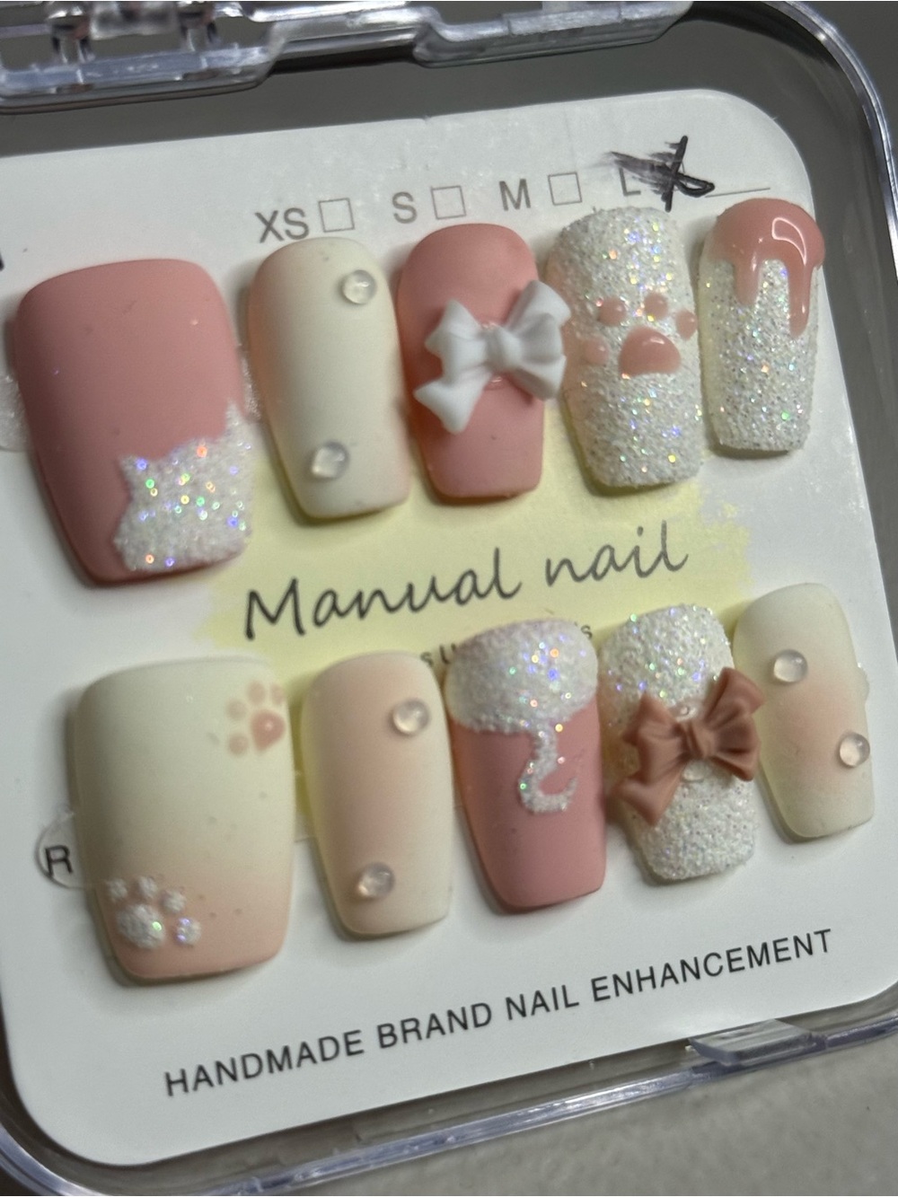 Size L press-on / glue-on nail set